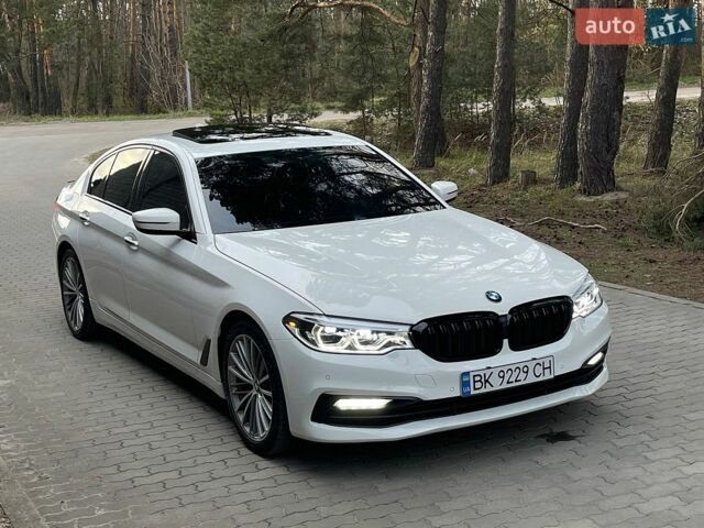 Білий БМВ 5 Серія, об'ємом двигуна 3 л та пробігом 320 тис. км за 25999 $, фото 1 на Automoto.ua