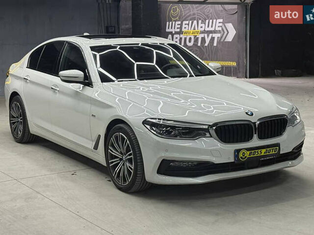 Белый БМВ 5 Серия, объемом двигателя 2.99 л и пробегом 245 тыс. км за 33000 $, фото 1 на Automoto.ua