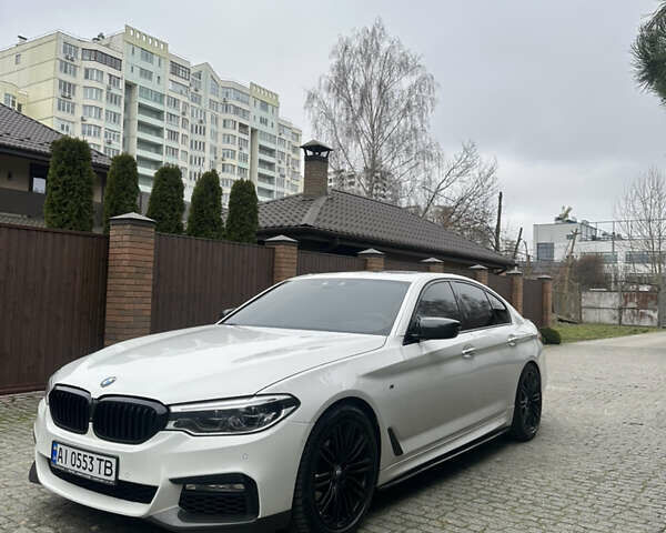 Белый БМВ 5 Серия, объемом двигателя 3 л и пробегом 129 тыс. км за 35300 $, фото 1 на Automoto.ua