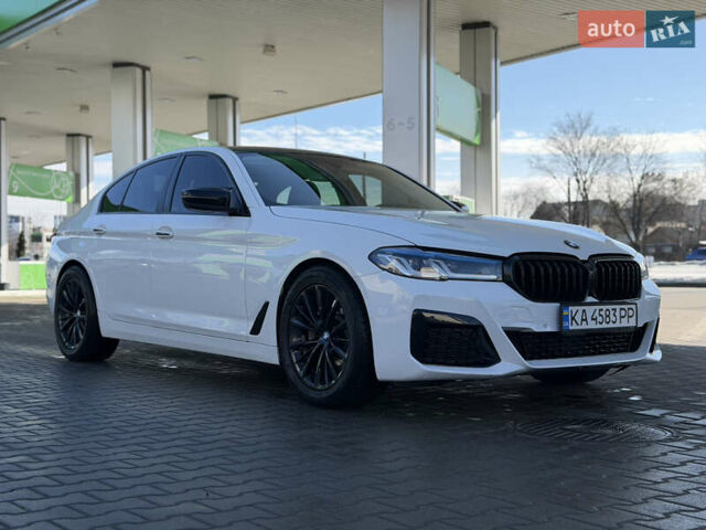 Белый БМВ 5 Серия, объемом двигателя 3 л и пробегом 220 тыс. км за 27000 $, фото 1 на Automoto.ua