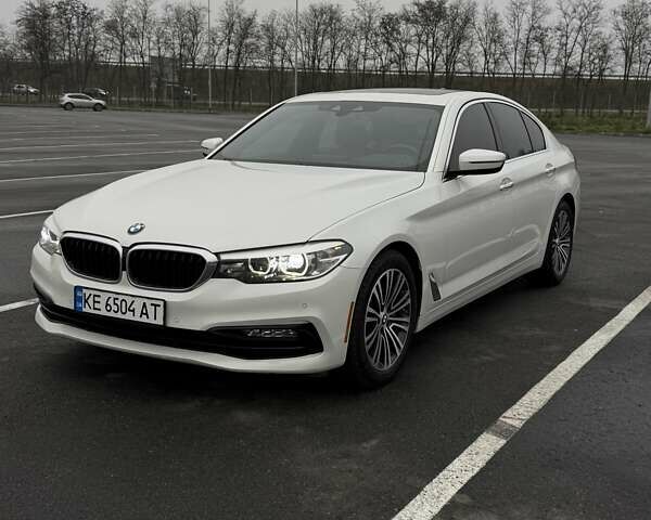Белый БМВ 5 Серия, объемом двигателя 3 л и пробегом 145 тыс. км за 31000 $, фото 1 на Automoto.ua