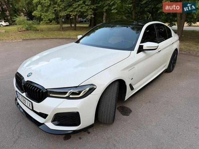 Белый БМВ 5 Серия, объемом двигателя 2 л и пробегом 110 тыс. км за 29500 $, фото 1 на Automoto.ua