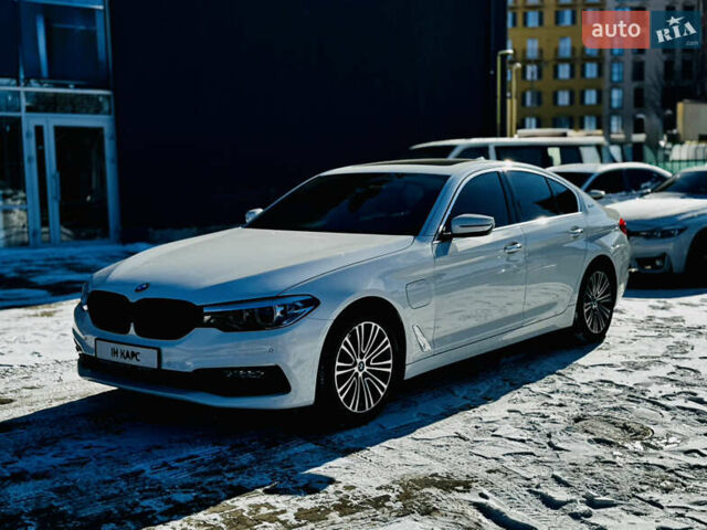 Білий БМВ 5 Серія, об'ємом двигуна 2 л та пробігом 114 тис. км за 28000 $, фото 1 на Automoto.ua