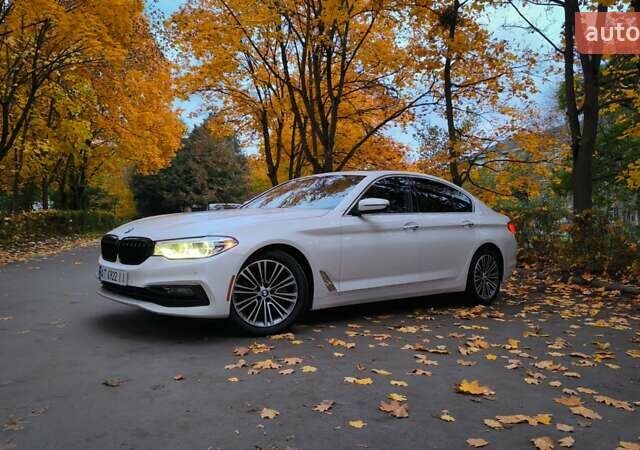 Белый БМВ 5 Серия, объемом двигателя 3 л и пробегом 211 тыс. км за 26900 $, фото 1 на Automoto.ua