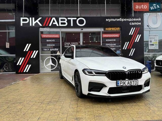 Белый БМВ 5 Серия, объемом двигателя 2 л и пробегом 171 тыс. км за 27900 $, фото 1 на Automoto.ua