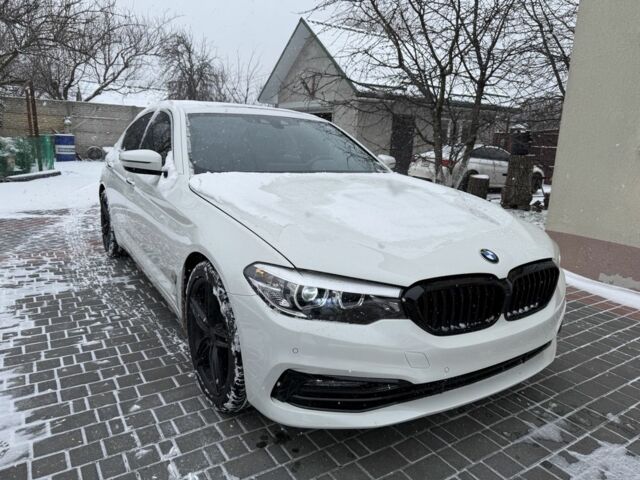 Білий БМВ 5 Серія, об'ємом двигуна 2 л та пробігом 130 тис. км за 27000 $, фото 1 на Automoto.ua