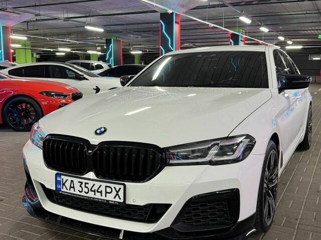 Белый БМВ 5 Серия, объемом двигателя 2 л и пробегом 239 тыс. км за 26999 $, фото 1 на Automoto.ua