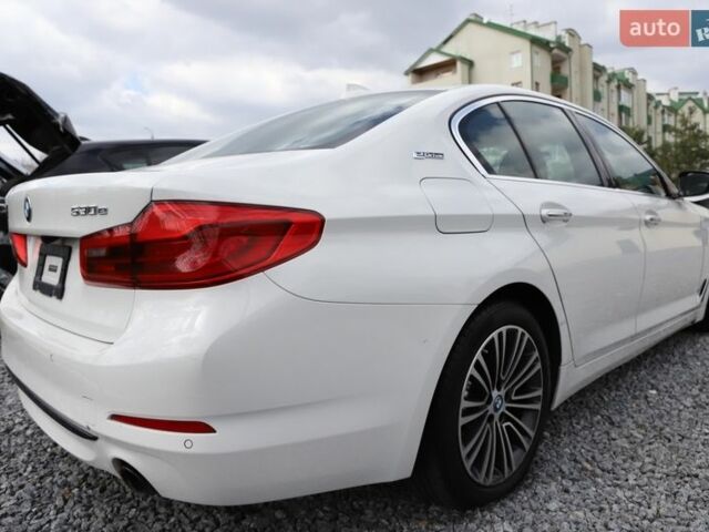 Белый БМВ 5 Серия, объемом двигателя 2 л и пробегом 58 тыс. км за 15999 $, фото 1 на Automoto.ua