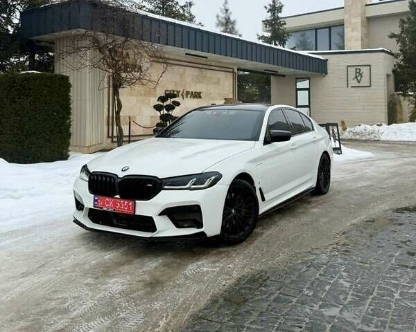 Белый БМВ 5 Серия, объемом двигателя 2 л и пробегом 171 тыс. км за 26500 $, фото 1 на Automoto.ua