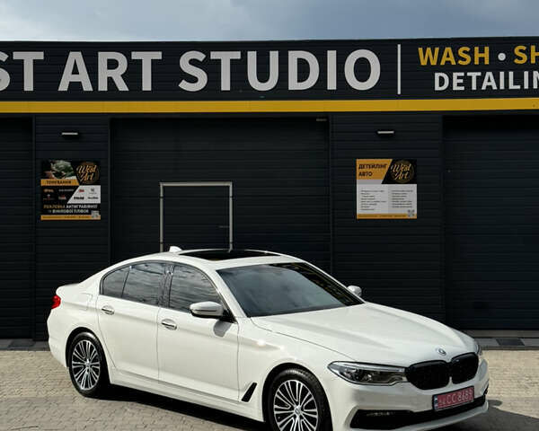 Белый БМВ 5 Серия, объемом двигателя 2 л и пробегом 140 тыс. км за 24999 $, фото 1 на Automoto.ua