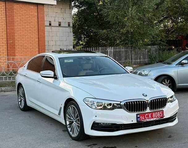 Белый БМВ 5 Серия, объемом двигателя 2 л и пробегом 55 тыс. км за 26000 $, фото 1 на Automoto.ua
