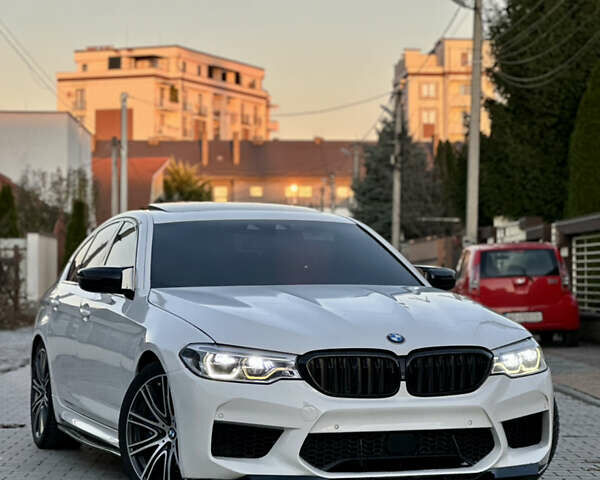 Белый БМВ 5 Серия, объемом двигателя 3 л и пробегом 204 тыс. км за 27500 $, фото 1 на Automoto.ua