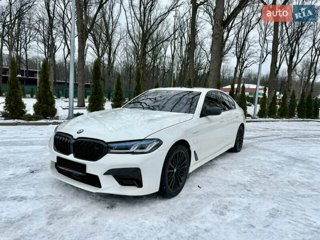 Белый БМВ 5 Серия, объемом двигателя 2 л и пробегом 85 тыс. км за 28900 $, фото 1 на Automoto.ua