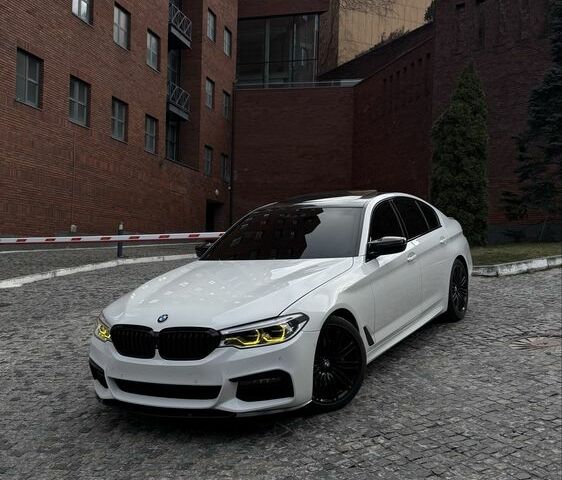 Білий БМВ 5 Серія, об'ємом двигуна 3 л та пробігом 99 тис. км за 34500 $, фото 1 на Automoto.ua