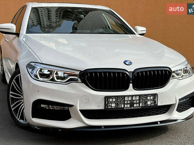 Белый БМВ 5 Серия, объемом двигателя 3 л и пробегом 49 тыс. км за 28900 $, фото 1 на Automoto.ua