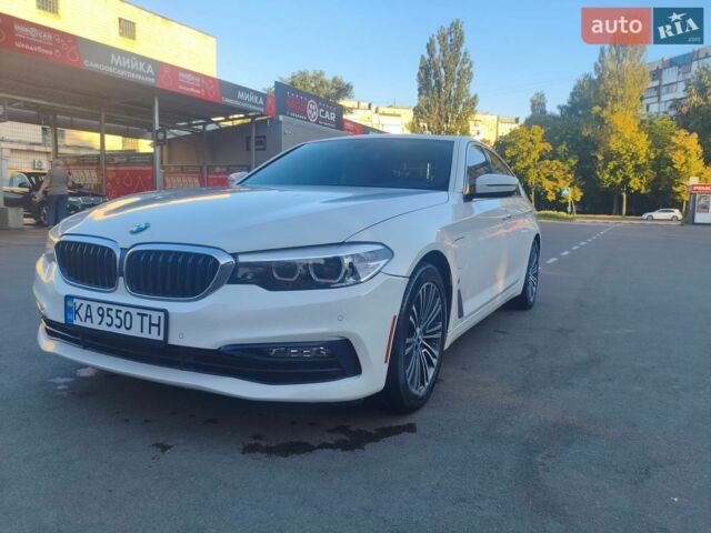 Белый БМВ 5 Серия, объемом двигателя 2 л и пробегом 205 тыс. км за 23500 $, фото 1 на Automoto.ua