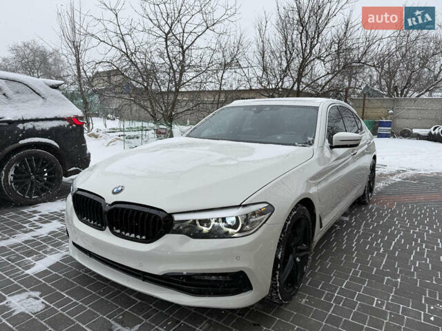 Білий БМВ 5 Серія, об'ємом двигуна 2 л та пробігом 130 тис. км за 27000 $, фото 1 на Automoto.ua