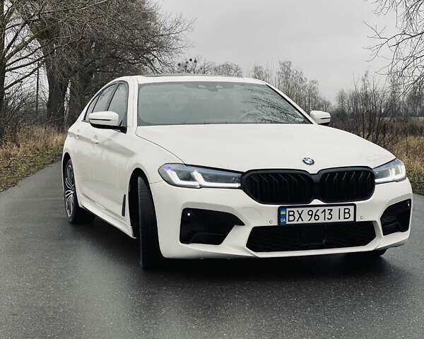 Белый БМВ 5 Серия, объемом двигателя 3 л и пробегом 68 тыс. км за 44000 $, фото 1 на Automoto.ua