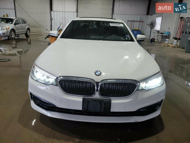 Белый БМВ 5 Серия, объемом двигателя 3 л и пробегом 88 тыс. км за 28000 $, фото 1 на Automoto.ua