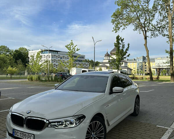 Белый БМВ 5 Серия, объемом двигателя 2 л и пробегом 79 тыс. км за 31999 $, фото 1 на Automoto.ua