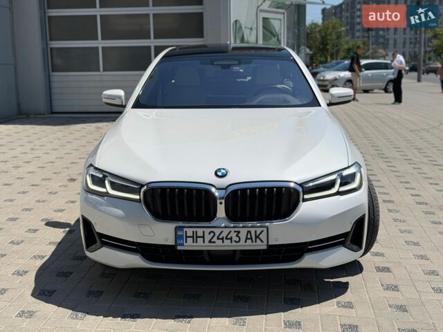 Белый БМВ 5 Серия, объемом двигателя 3 л и пробегом 40 тыс. км за 48500 $, фото 1 на Automoto.ua