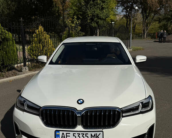 Белый БМВ 5 Серия, объемом двигателя 2 л и пробегом 70 тыс. км за 35500 $, фото 1 на Automoto.ua