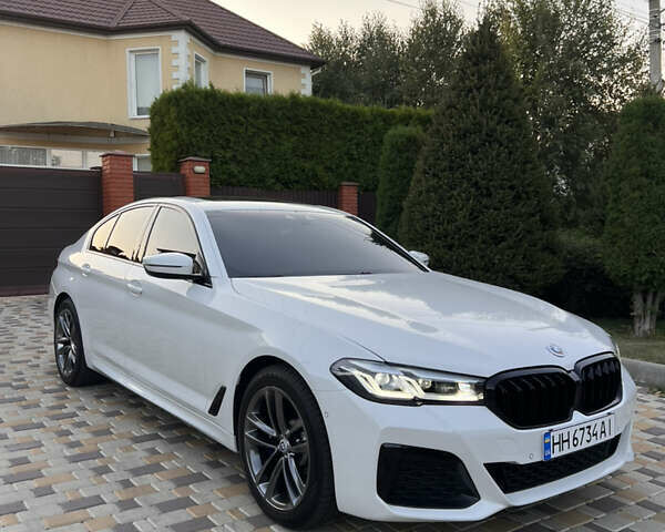 Білий БМВ 5 Серія, об'ємом двигуна 2 л та пробігом 67 тис. км за 30700 $, фото 1 на Automoto.ua