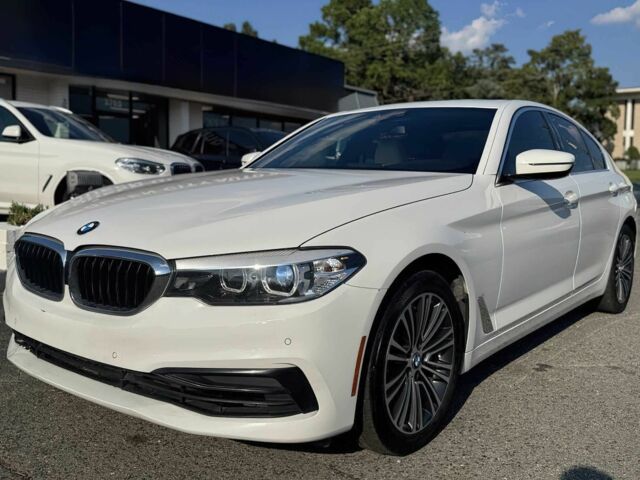 Белый БМВ 5 Серия, объемом двигателя 2 л и пробегом 40 тыс. км за 10000 $, фото 1 на Automoto.ua