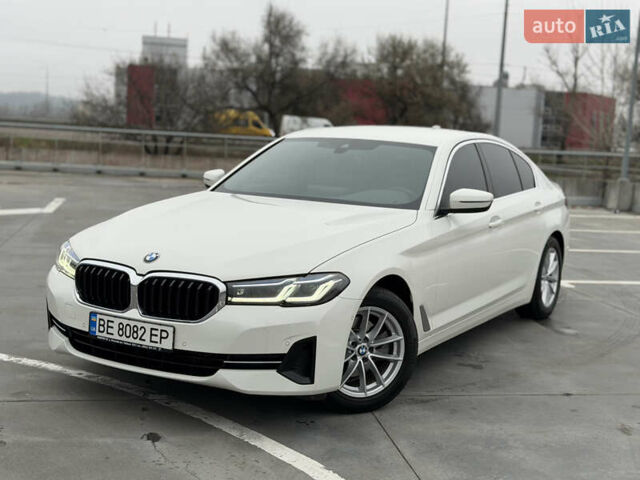 Белый БМВ 5 Серия, объемом двигателя 2 л и пробегом 43 тыс. км за 42800 $, фото 1 на Automoto.ua