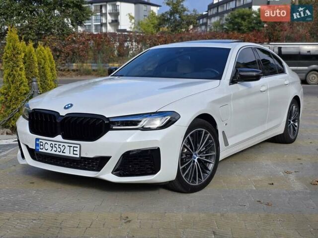Белый БМВ 5 Серия, объемом двигателя 2 л и пробегом 49 тыс. км за 41799 $, фото 1 на Automoto.ua