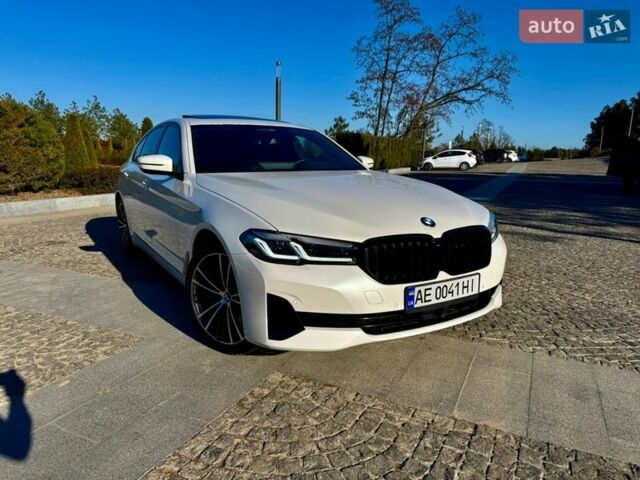 Белый БМВ 5 Серия, объемом двигателя 3 л и пробегом 19 тыс. км за 54000 $, фото 1 на Automoto.ua