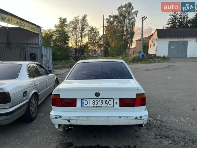Белый БМВ 5 Серия, объемом двигателя 1.99 л и пробегом 320 тыс. км за 1200 $, фото 1 на Automoto.ua