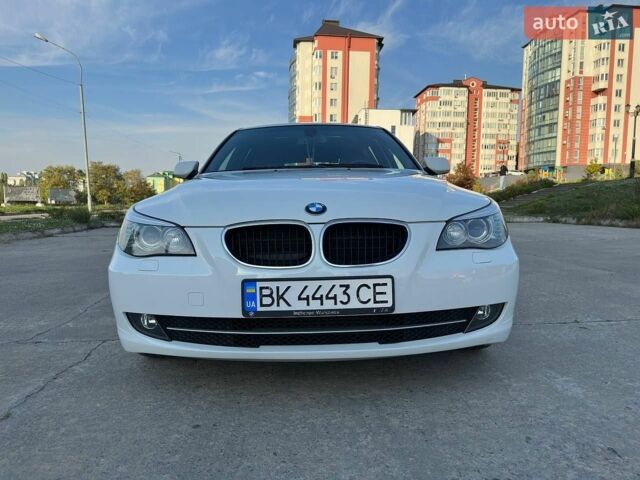 Белый БМВ 5 Серия, объемом двигателя 2 л и пробегом 305 тыс. км за 9800 $, фото 1 на Automoto.ua