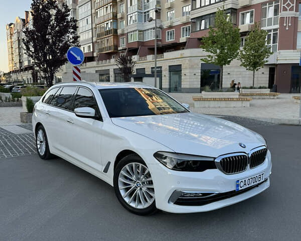 Белый БМВ 5 Серия, объемом двигателя 2.99 л и пробегом 247 тыс. км за 25200 $, фото 1 на Automoto.ua