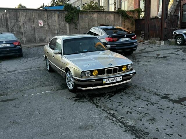 Бежевый БМВ 5 Серия, объемом двигателя 2 л и пробегом 3 тыс. км за 1600 $, фото 1 на Automoto.ua