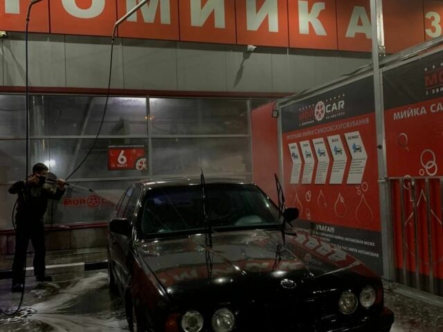 Бежевый БМВ 5 Серия, объемом двигателя 2 л и пробегом 350 тыс. км за 1543 $, фото 1 на Automoto.ua