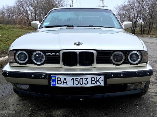 Бежевый БМВ 5 Серия, объемом двигателя 3 л и пробегом 427 тыс. км за 3150 $, фото 1 на Automoto.ua