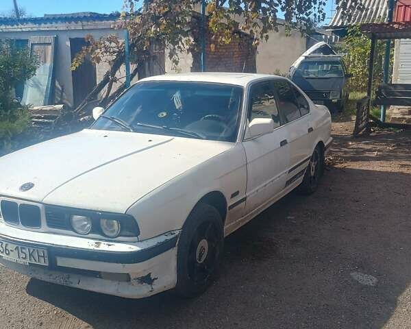 Бежевый БМВ 5 Серия, объемом двигателя 2.5 л и пробегом 300 тыс. км за 1900 $, фото 1 на Automoto.ua