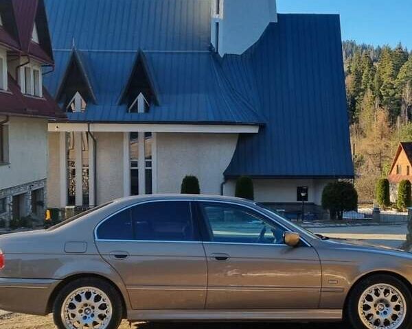 Бежевий БМВ 5 Серія, об'ємом двигуна 2.93 л та пробігом 257 тис. км за 11000 $, фото 1 на Automoto.ua