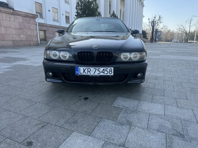 Черный БМВ 5 Серия, объемом двигателя 2 л и пробегом 303 тыс. км за 3600 $, фото 1 на Automoto.ua