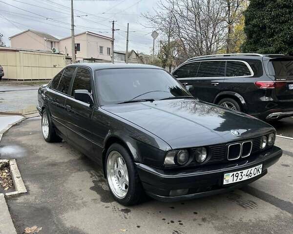 Чорний БМВ 5 Серія, об'ємом двигуна 0 л та пробігом 305 тис. км за 10000 $, фото 1 на Automoto.ua