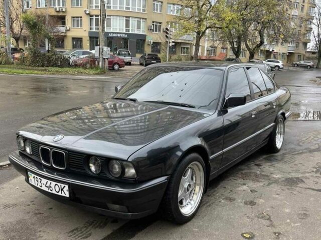 Черный БМВ 5 Серия, объемом двигателя 3.5 л и пробегом 305 тыс. км за 7999 $, фото 1 на Automoto.ua