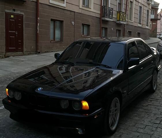 Черный БМВ 5 Серия, объемом двигателя 2.5 л и пробегом 500 тыс. км за 3200 $, фото 1 на Automoto.ua