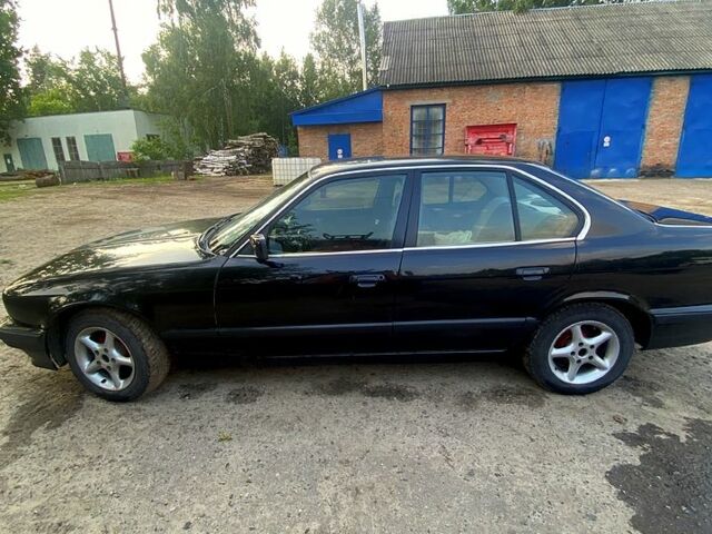 Черный БМВ 5 Серия, объемом двигателя 2 л и пробегом 0 тыс. км за 3000 $, фото 1 на Automoto.ua