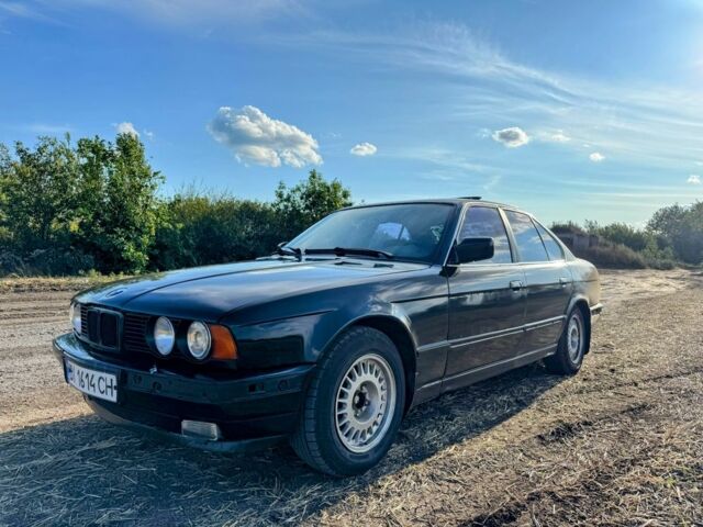 Чорний БМВ 5 Серія, об'ємом двигуна 2 л та пробігом 300 тис. км за 1650 $, фото 1 на Automoto.ua