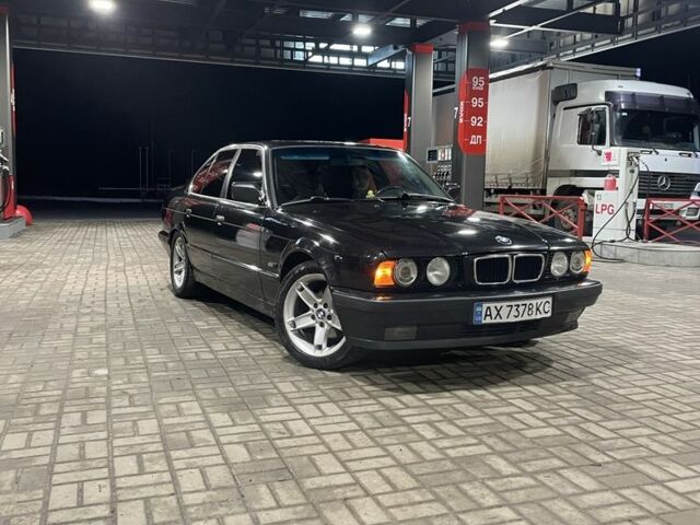 Черный БМВ 5 Серия, объемом двигателя 2 л и пробегом 400 тыс. км за 3500 $, фото 1 на Automoto.ua