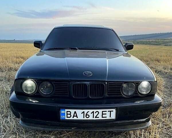 Черный БМВ 5 Серия, объемом двигателя 2.5 л и пробегом 300 тыс. км за 3200 $, фото 1 на Automoto.ua