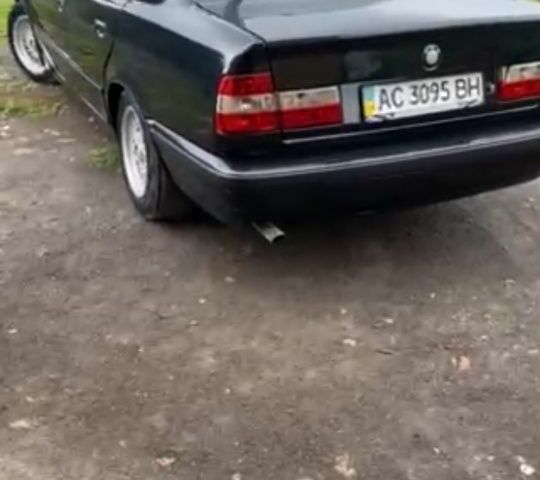 Черный БМВ 5 Серия, объемом двигателя 2 л и пробегом 111 тыс. км за 3000 $, фото 1 на Automoto.ua