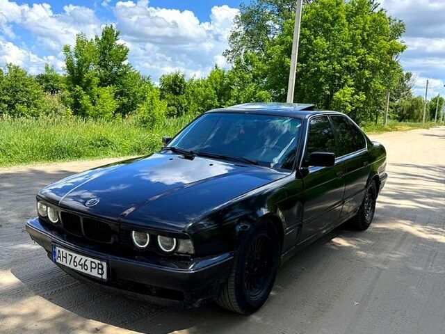 Черный БМВ 5 Серия, объемом двигателя 2.5 л и пробегом 270 тыс. км за 1950 $, фото 1 на Automoto.ua