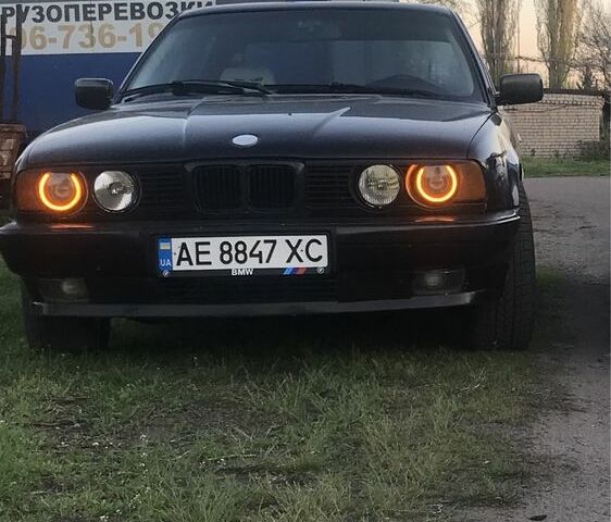 Чорний БМВ 5 Серія, об'ємом двигуна 2.5 л та пробігом 300 тис. км за 2550 $, фото 1 на Automoto.ua